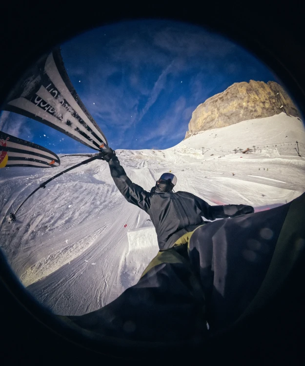 DÉPART. 01 Black  White Tatrastore (1).webp