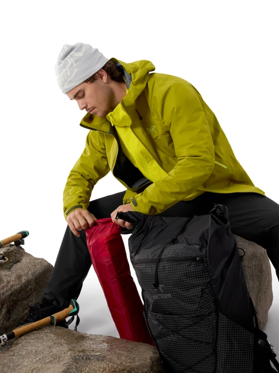 X000010552_022333 Beta SL Jacket Olive Moss - Euphoria