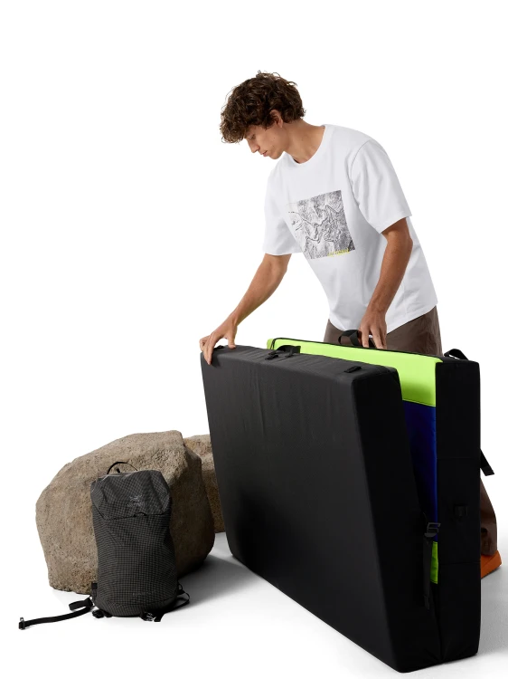 X000009926_017552 Arcteryx Kragg Cotton Lithographica SS M White Light  (5).png