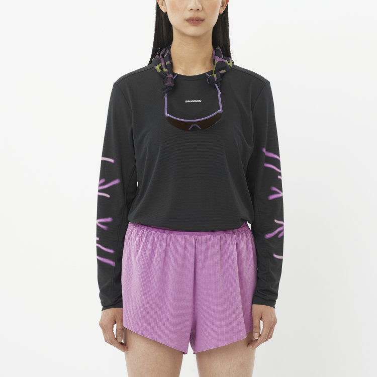 LC2771900 Koszulka damska Salomon SHAKEout CORE LS TEE GRAPHIC W DEEP BLACK TatraStore (2).png