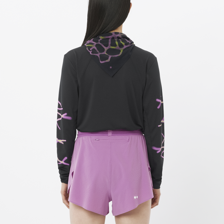 LC2771900 Koszulka damska Salomon SHAKEout CORE LS TEE GRAPHIC W DEEP BLACK TatraStore (4).png