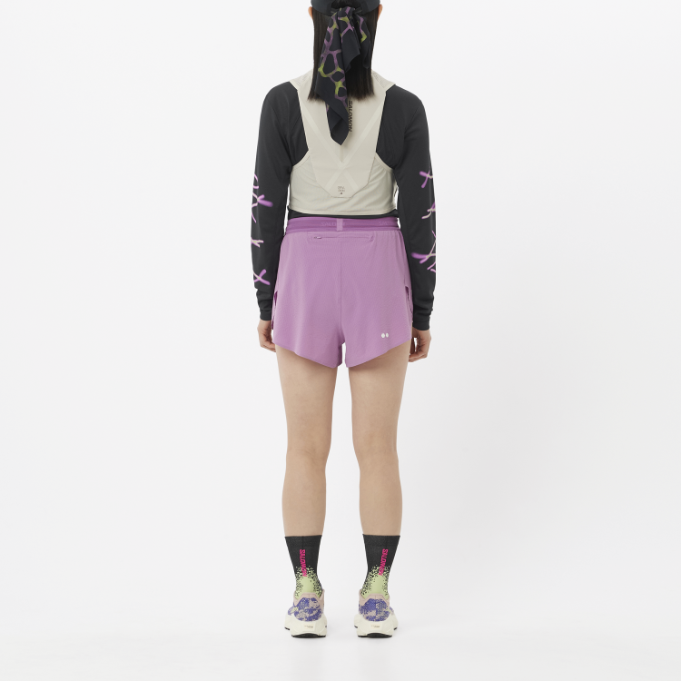 LC2771900 Koszulka damska Salomon SHAKEout CORE LS TEE GRAPHIC W DEEP BLACK TatraStore (6).png