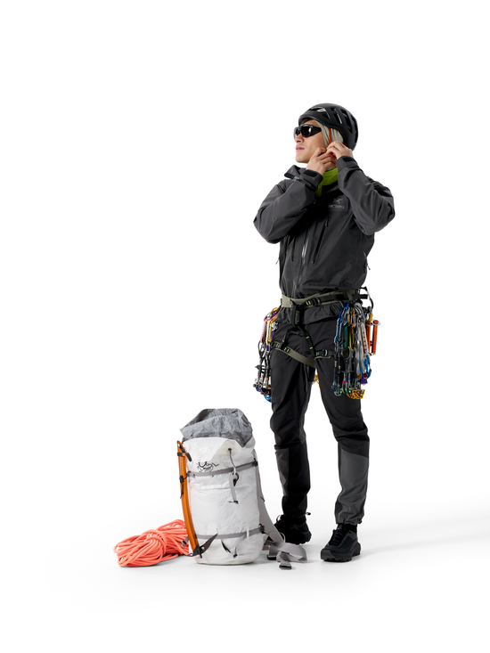 kurtka arcteryx ALPHA M graphite (1).png