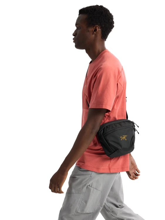 X000008973_001929 Arcteryx Mantis 2 Waist Pack 24K Black (1).png