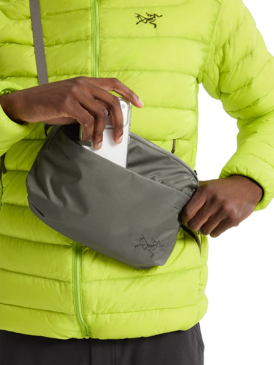 X000010359_018570 Arcteryx Heliad Crossbody Forage (5).png