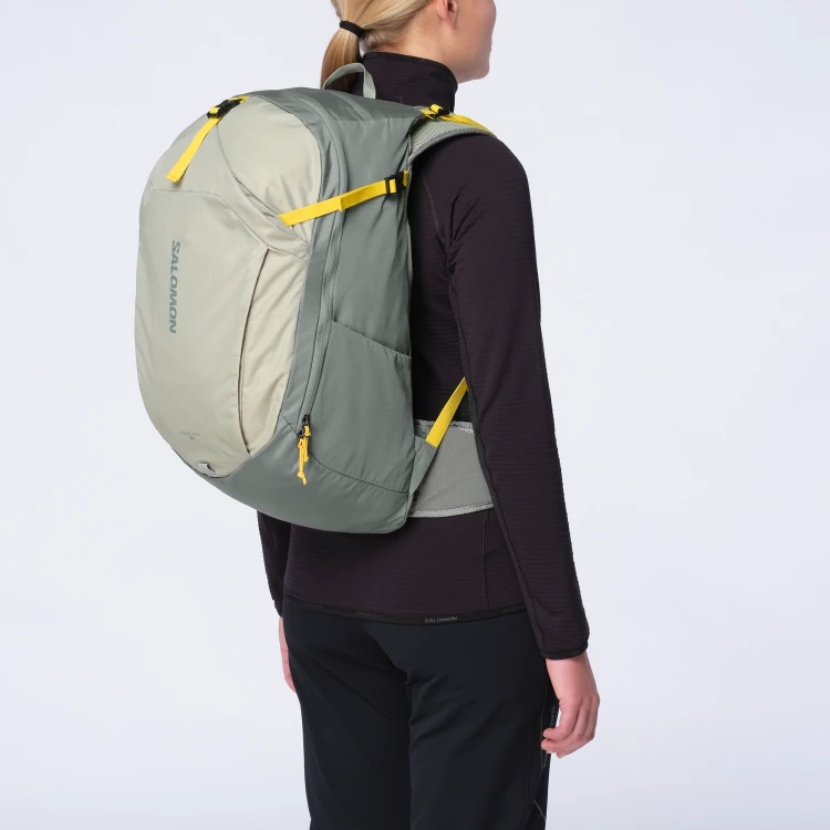 LC2463000 Plecak trekkingowy Salomon TRAILBLAZER 30 Sedona Sage TatraStore (4).png