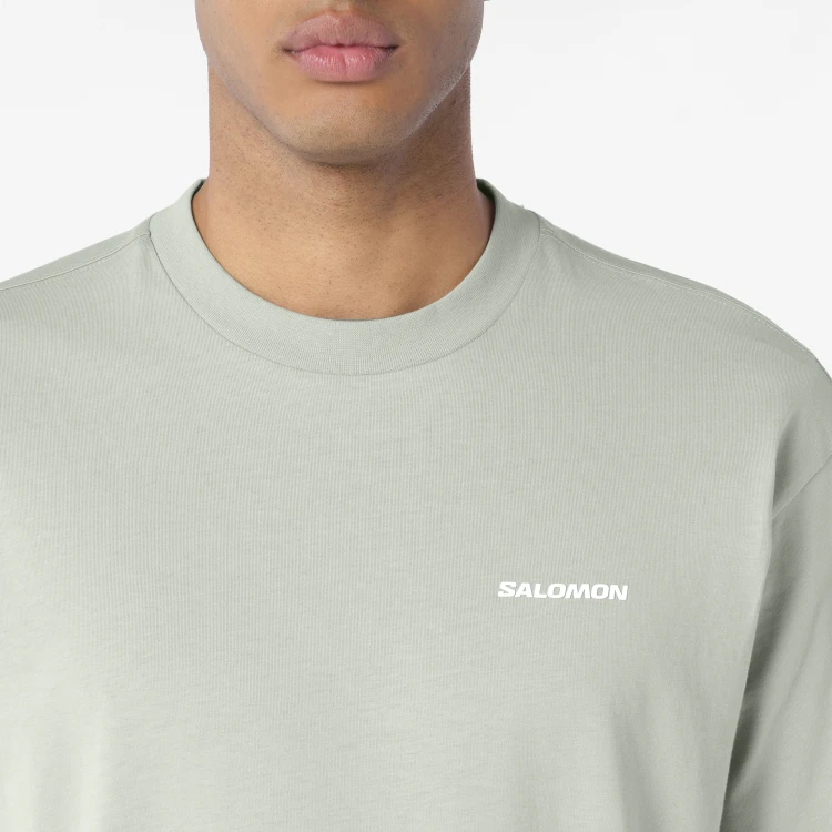 LC3016200 Koszulka Salomon LOGO RELAXED TEE M WROUGHT IRON TatraStore (4).png