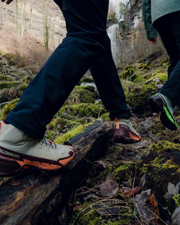 L47277900 Salomon CROSS HIKE MID GTX 2 W Alfalfa Cantaloupe Bitter Chocolate TatraStore.jpeg