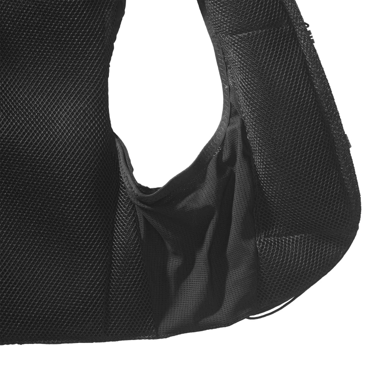 LC1759000 ADV SKIN 5 with flasks BLACK.jpeg