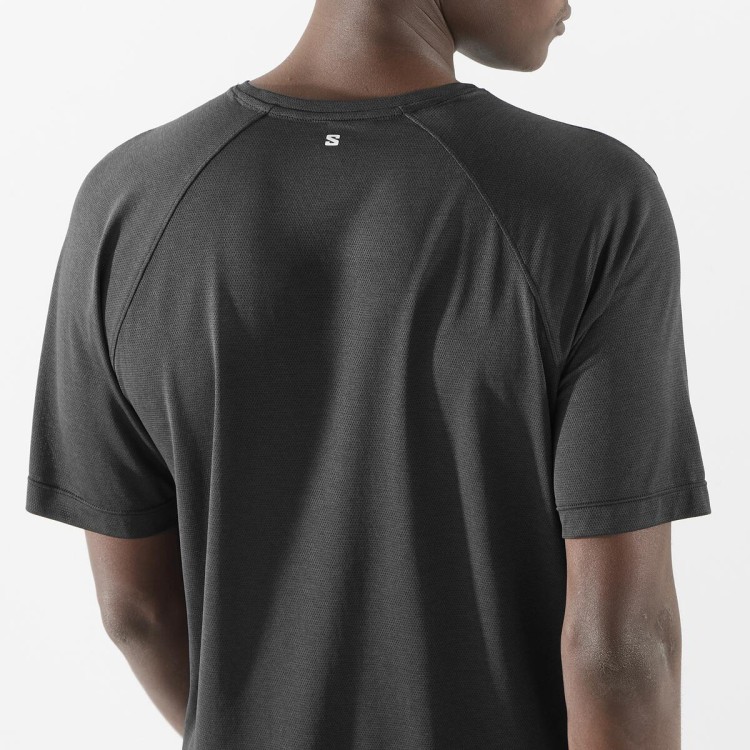LC2423700 shkout core ss tee deepblack TatraStore (4).jpeg